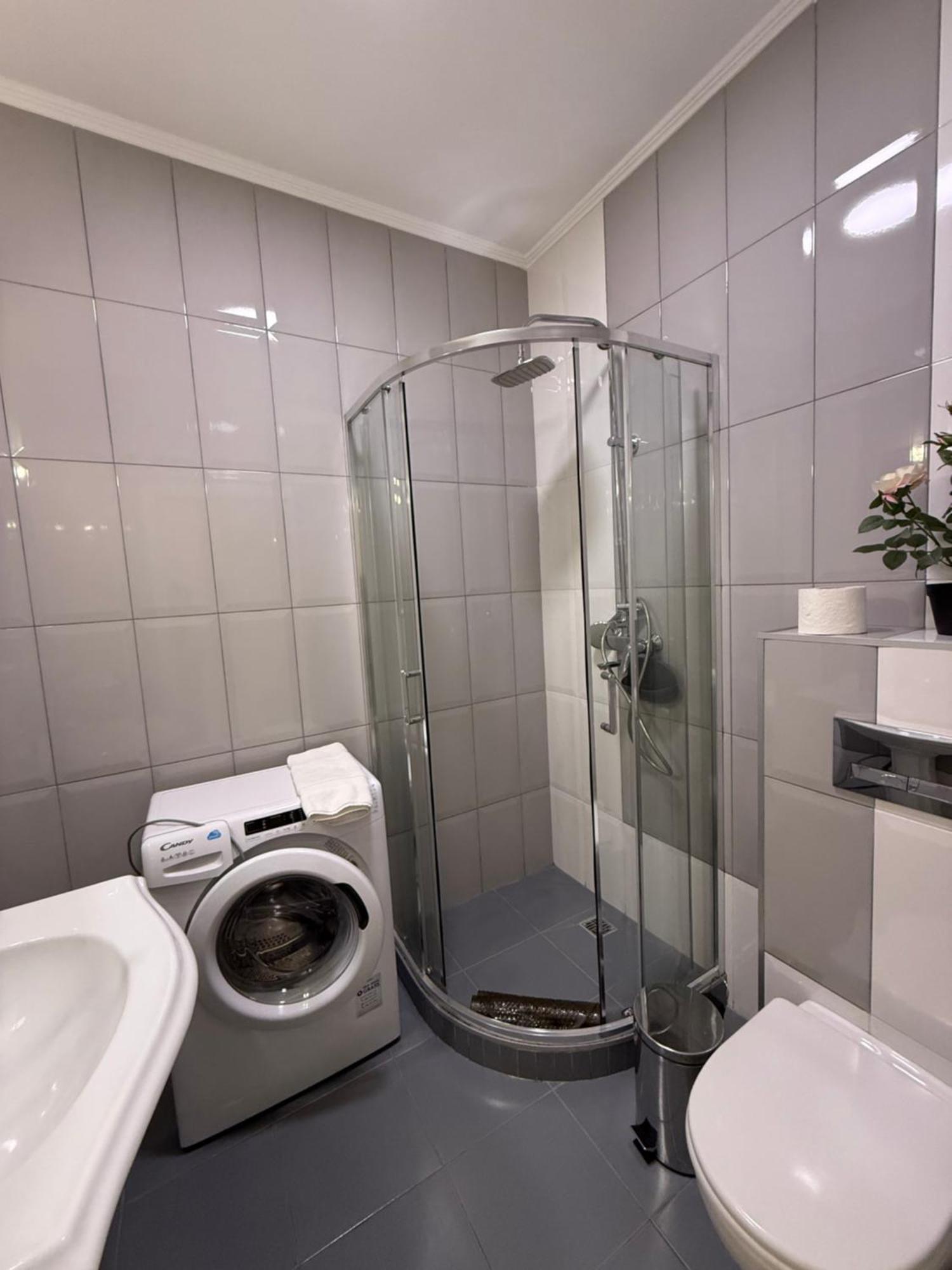 Gagarin Plaza Apartments Одеса Екстериор снимка