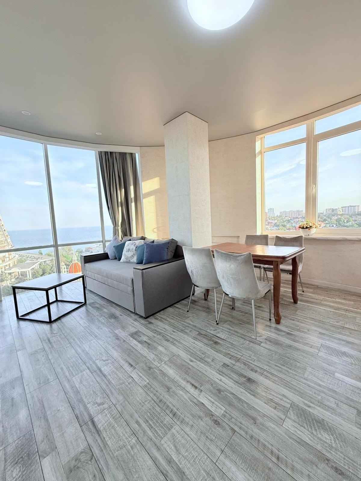 Gagarin Plaza Apartments Одеса Екстериор снимка
